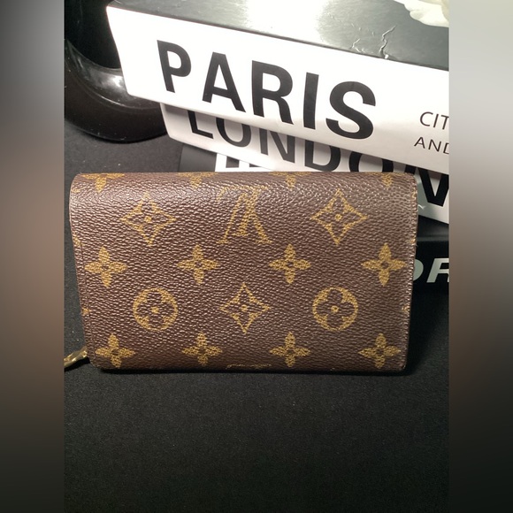 LOUIS VUITTON Monogram Canvas Tresor - Picture 3 of 10